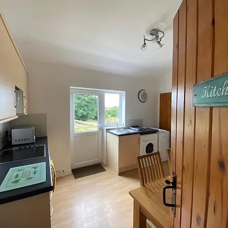 Idyllic Cottage, With Sea Views, Sleeps 6