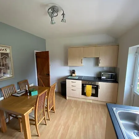 Idyllic Cottage, With Sea Views, Sleeps 6 Prázdninový dům