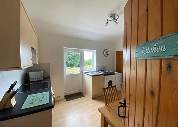 Idyllic Cottage, With Sea Views, Sleeps 6