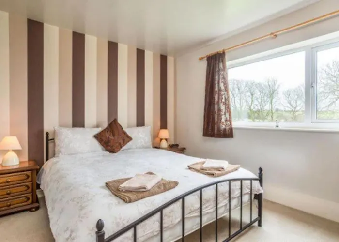 Idyllic Cottage, With Sea Views, Sleeps 6 Vakantiehuis