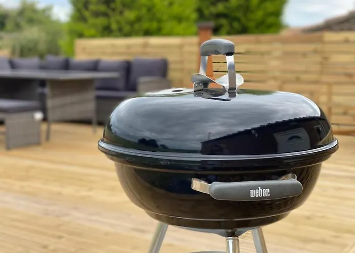 Idyllic Cottage, With Sea Views, Sleeps 6