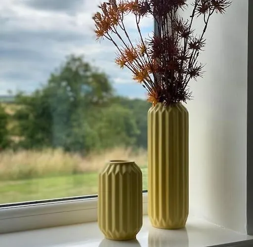 Idyllic Cottage, With Sea Views, Sleeps 6 * Whitby