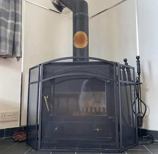 Idyllic Cottage, With Sea Views, Sleeps 6 Whitby